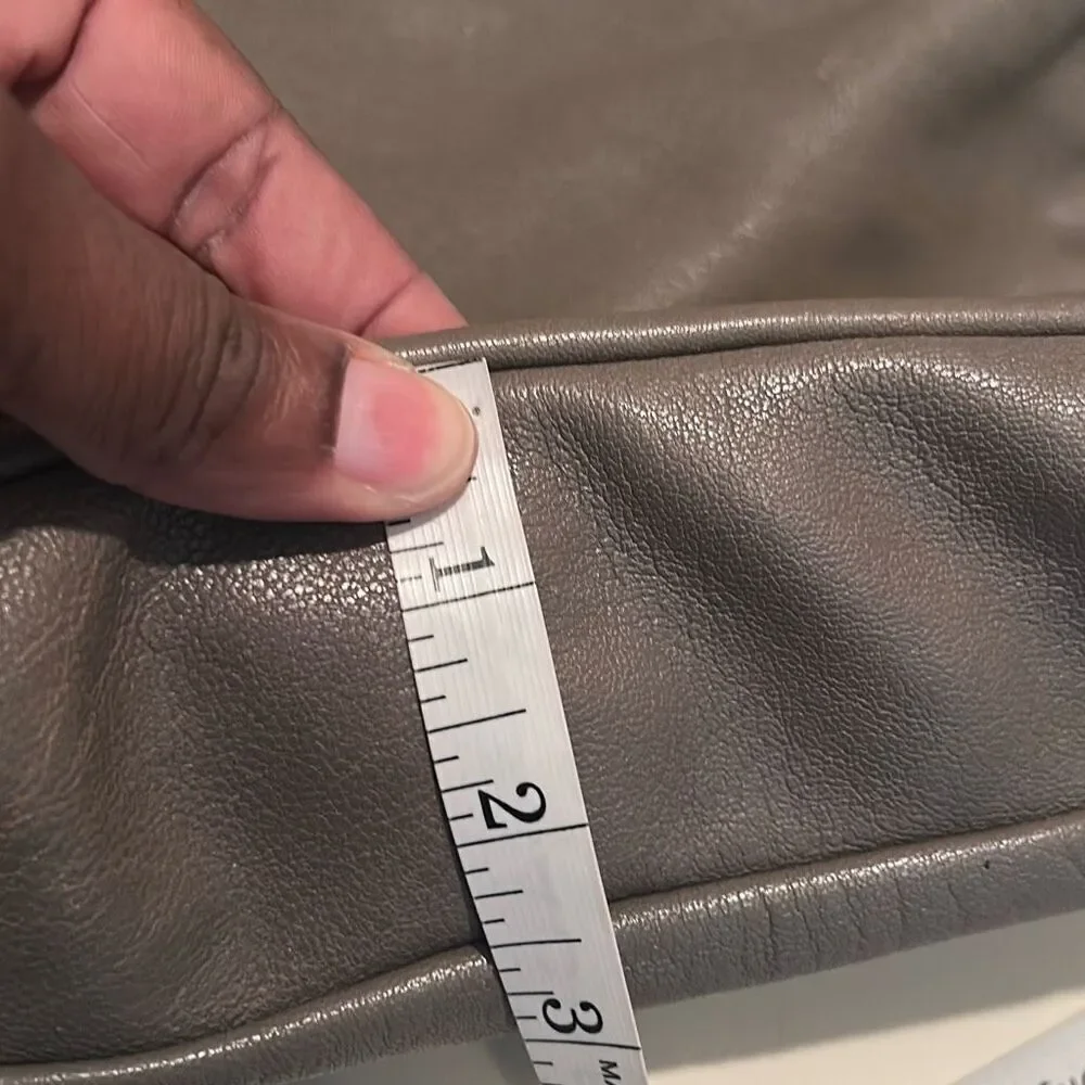 Chloe Vanessa Messenger Bag Gray Leather Minimalist Old Money Classic Purse